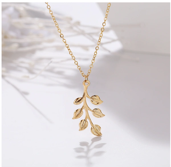 Leaf Style Neck Chain - Gold